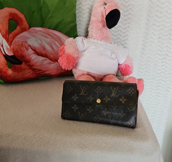 AUTHENTIC Full Inclusion Vintage Louis Vuitton Brown Monogram Sarah Long Wallet. - Picture 1 of 10